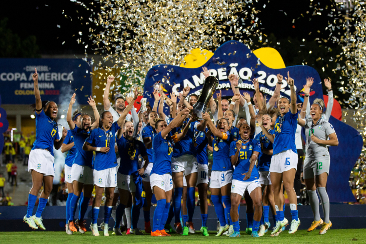 Depois da cerimônia grandiosa de abertura, Copa do Mundo feminina